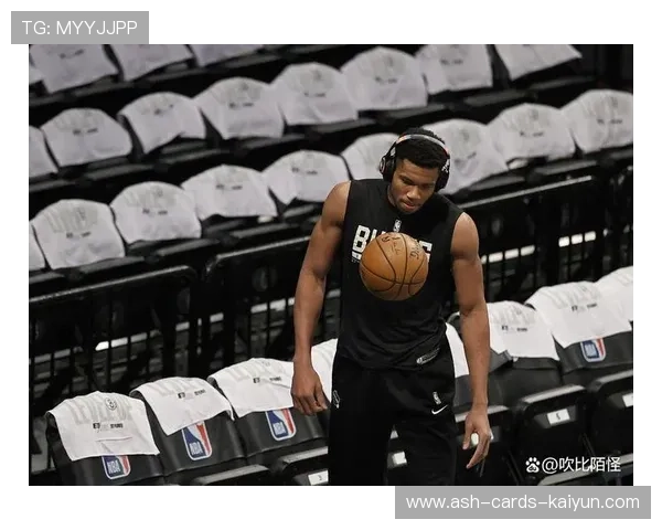 巴特勒突破两人包夹完成上篮，热火火力不灭